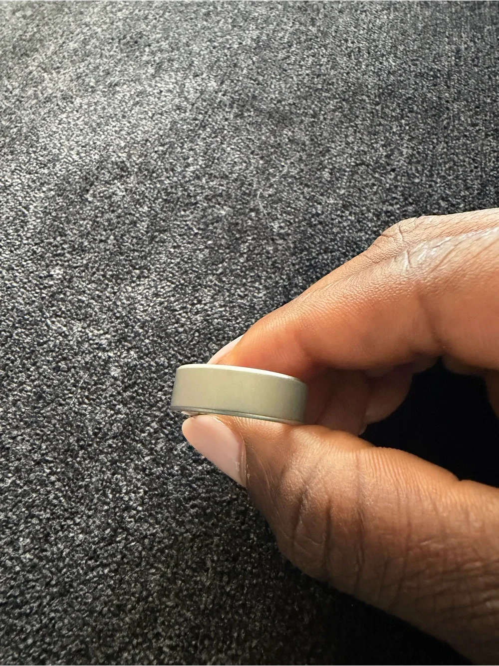 Oura Ring 4 in Brushed Silver: includes original packaging and 3 gold covers!